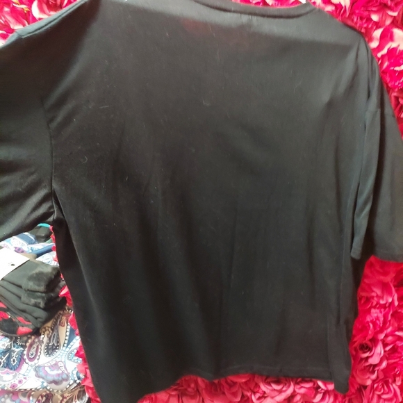 Shein Curve 2XL Black T-shirt with Detail on front - Picture 4 of 4
